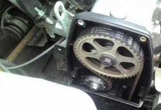 The process of replacing the timing belt on the Lada Granta